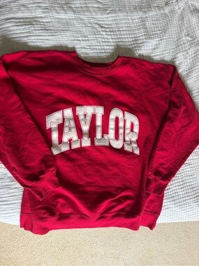 GUC red Taylor sweatshirt from the bar XL